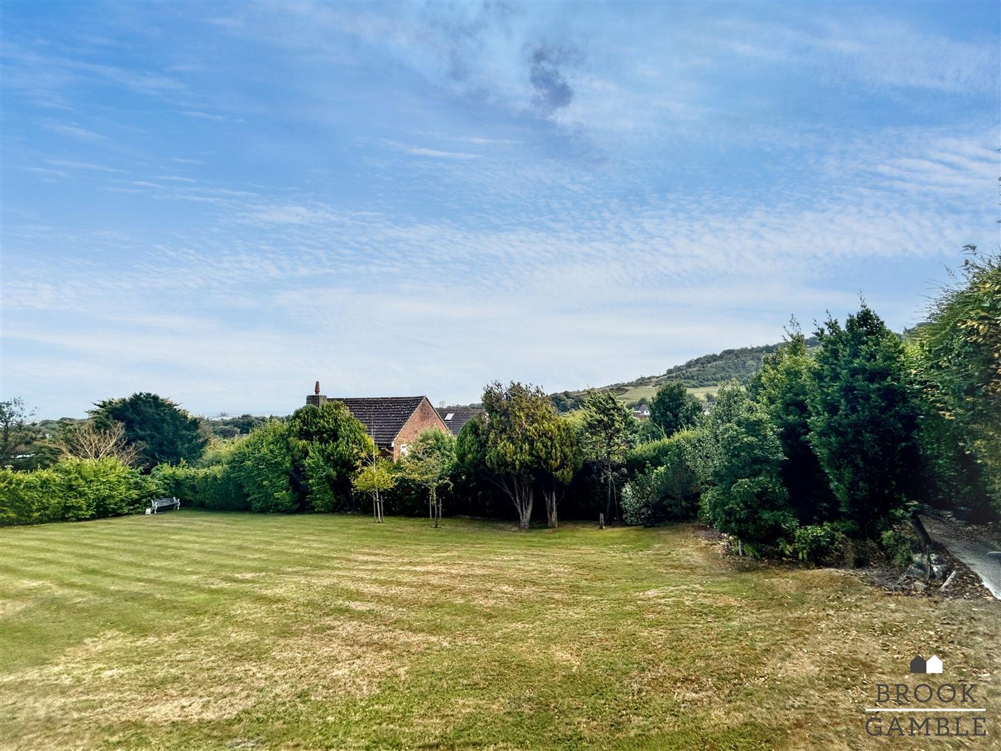 4 Bedroom Chalet - Detached. Pashley Road in Eastbourne,  26